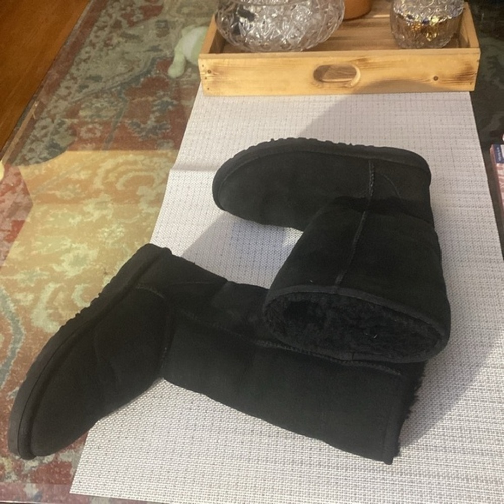 Gently Used UGG Classic Short Boots in Black. - Picture 3 of 9